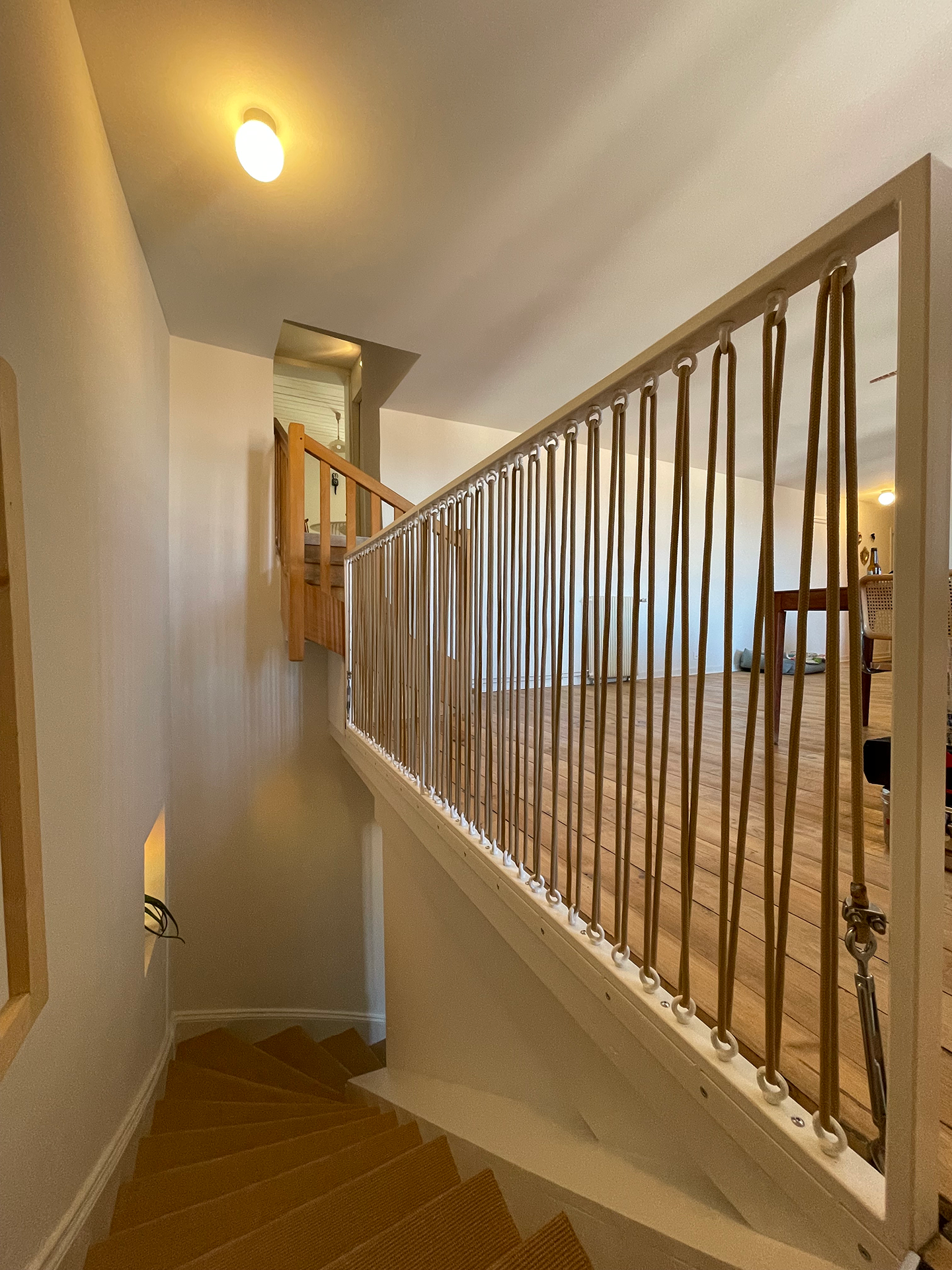 Garde corps corde et acier vue d'ensemble