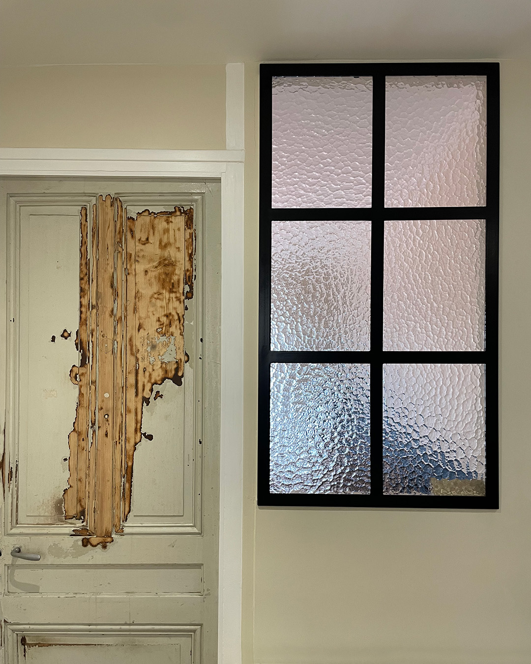 Verrière en acier sur mesure avec vitrage martelé